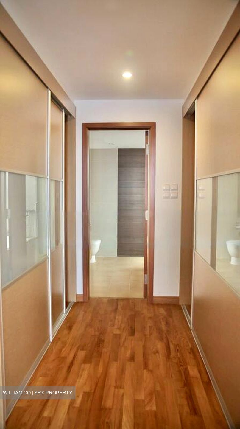 Lornie Road (D11), Terrace #458709421